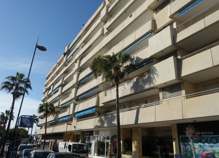Shop for long term rent in Marbella - Puerto Banus