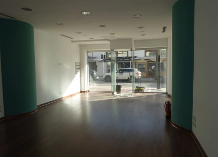 Shop for long term rent in Marbella - Puerto Banus