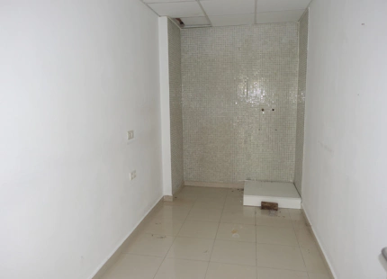Shop for long term rent in Marbella - Puerto Banus
