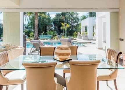 Villa en venta en El Paraiso, Estepona Este