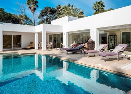Villa en venta en El Paraiso, Estepona Este