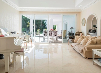 Villa en venta en El Paraiso, Estepona Este