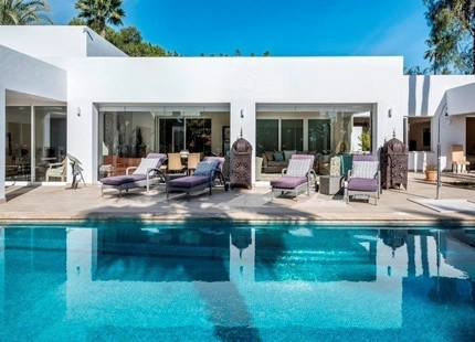 Villa en venta en El Paraiso, Estepona Este