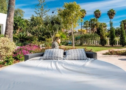 Villa en venta en El Paraiso, Estepona Este