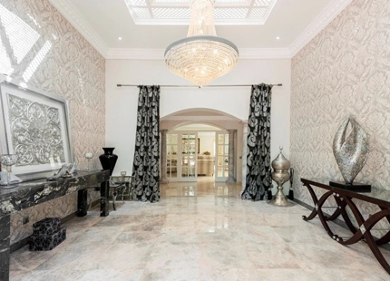 Villa en venta en El Paraiso, Estepona Este