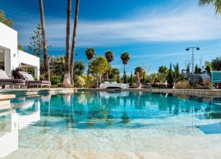 Villa en venta en El Paraiso, Estepona Este