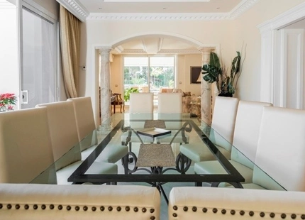 Villa en venta en El Paraiso, Estepona Este