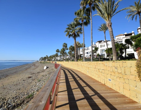 Apartamento Planta Baja en alquiler a corta temporada en Alcazaba Beach, Estepona East