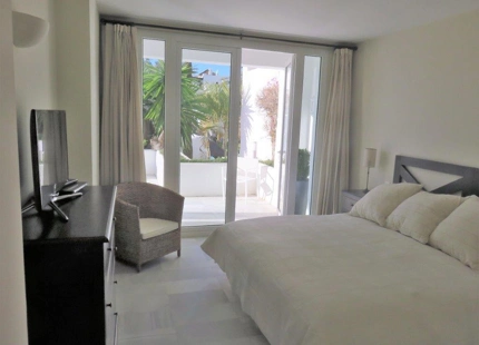 Ground Floor Apartment for short term rent in Alcazaba Beach, Estepona East