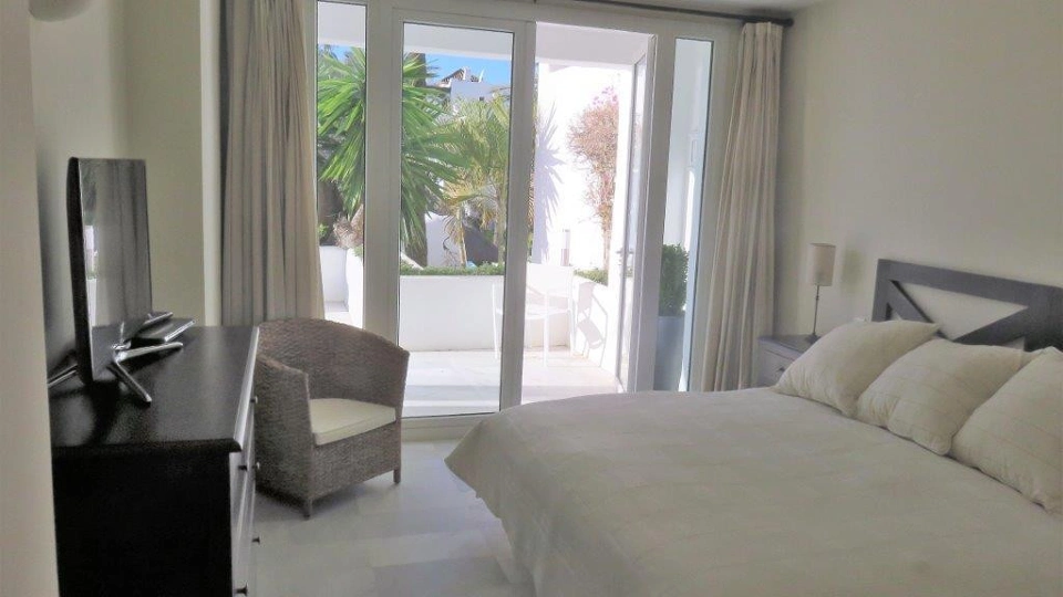 Ground Floor Apartment for short term rent in Alcazaba Beach, Estepona East