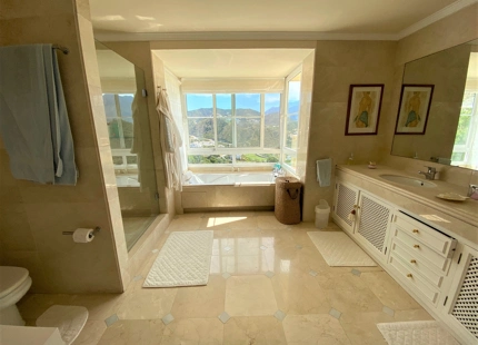Villa en venta en Benahavis