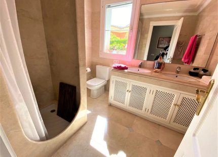 Villa en venta en Benahavis