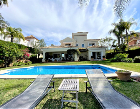 Villa en venta en Benahavis