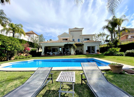 Villa en venta en Benahavis