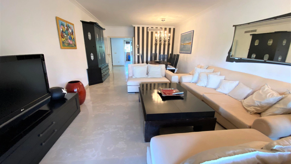 Penthouse for long term rent in Nueva Andalucia, Marbella