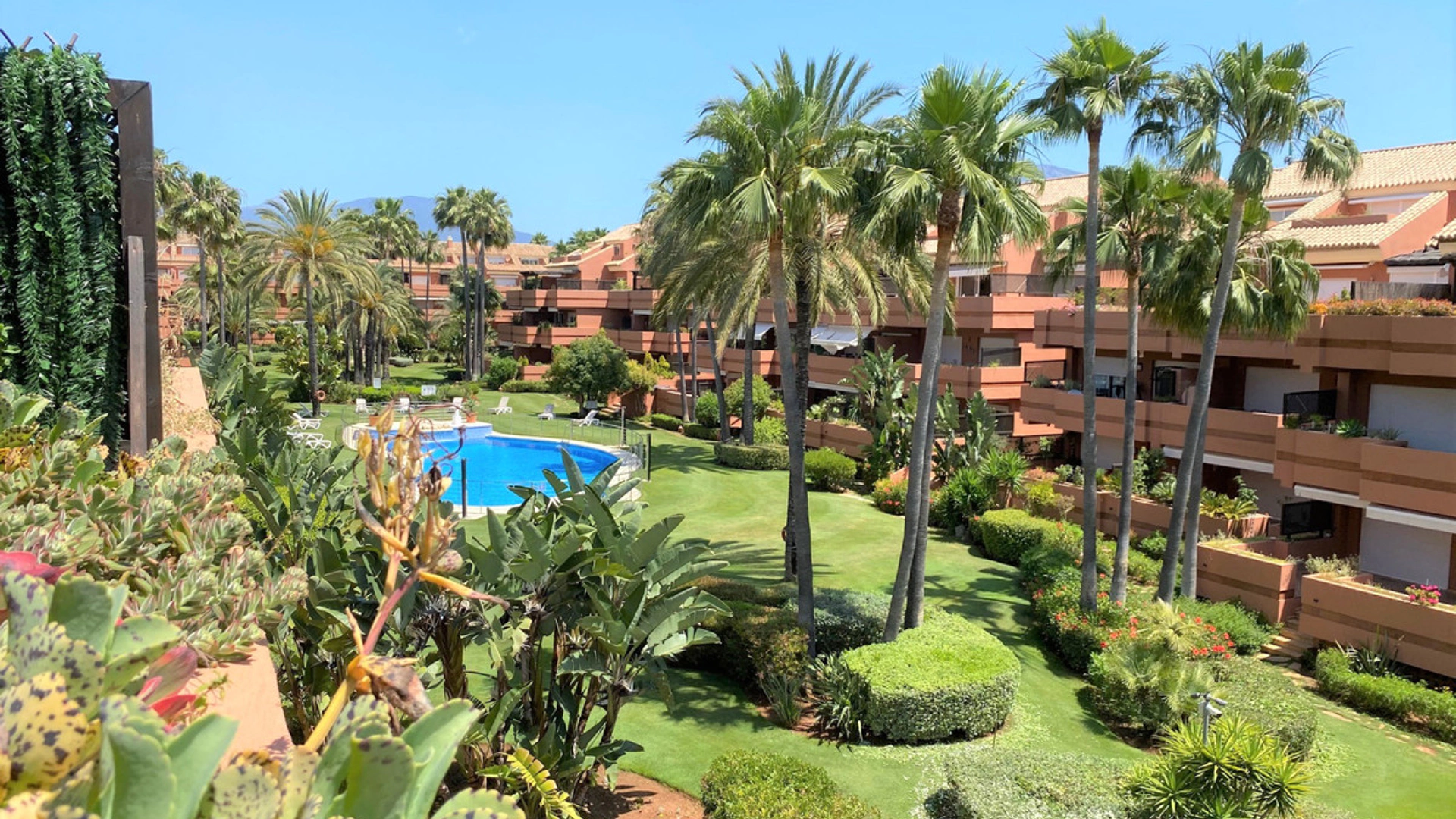 Penthouse for long term rent in Nueva Andalucia, Marbella