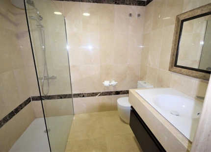 Ground Floor Apartment for short term rent in New Golden Mile, Estepona East