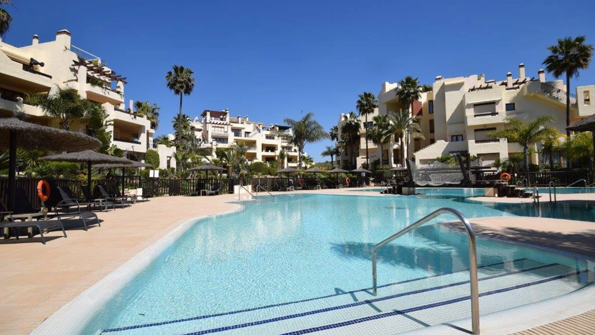 Apartamento en venta en New Golden Mile, Estepona Este