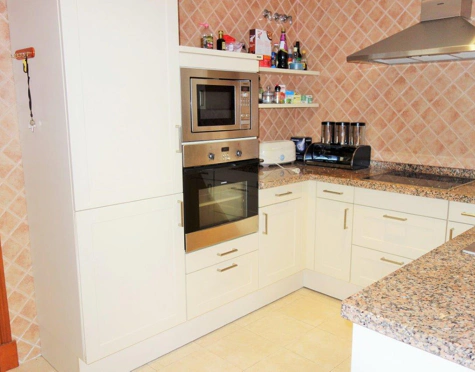 Apartment for sale in New Golden Mile, Estepona East