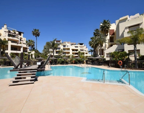 Apartment for sale in New Golden Mile, Estepona East