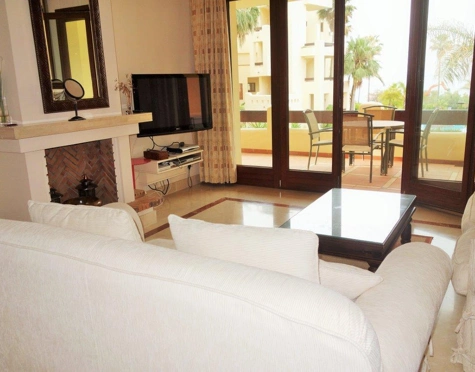 Apartment for sale in New Golden Mile, Estepona East