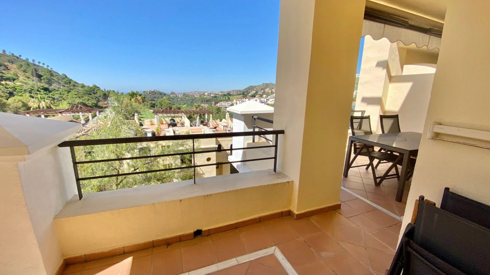 Apartamento en venta en Los Arqueros, Benahavis