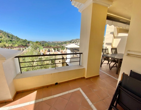 Apartamento en venta en Los Arqueros, Benahavis