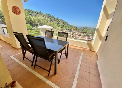 Apartamento en venta en Los Arqueros, Benahavis