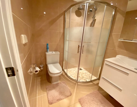 Apartamento en venta en Los Arqueros, Benahavis
