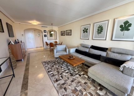 Apartamento en venta en Los Arqueros, Benahavis