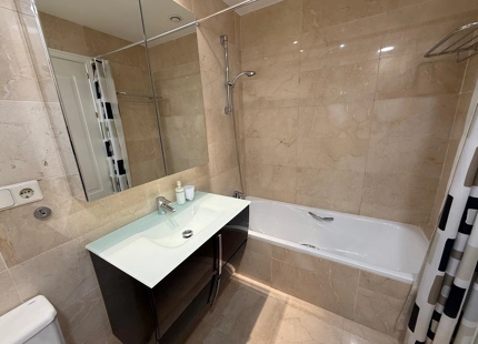 Apartamento en venta en Los Arqueros, Benahavis