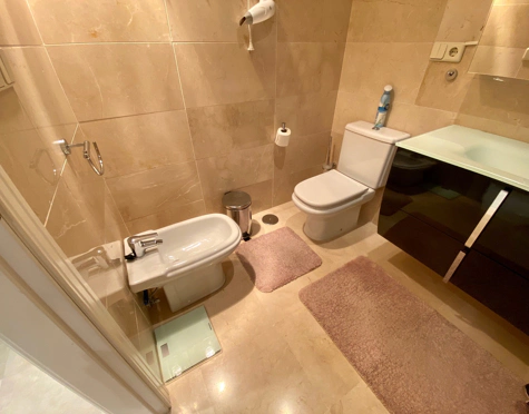 Apartamento en venta en Los Arqueros, Benahavis