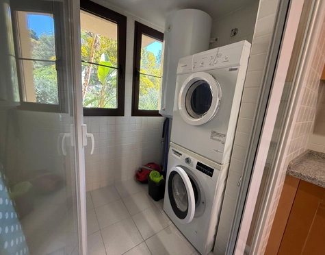 Apartamento en venta en Los Arqueros, Benahavis