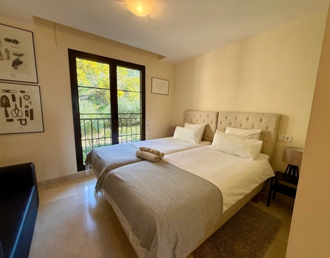 Apartamento en venta en Los Arqueros, Benahavis