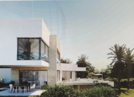 Villa en venta en El Paraiso, Estepona Este