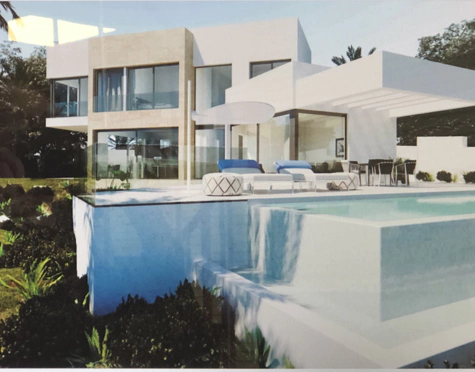 Villa for sale in El Paraiso, Estepona East