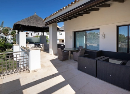 Ático en venta en El Paraiso, Estepona Este