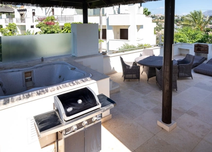 Ático en venta en El Paraiso, Estepona Este