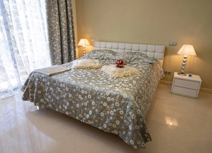Ático en venta en El Paraiso, Estepona Este