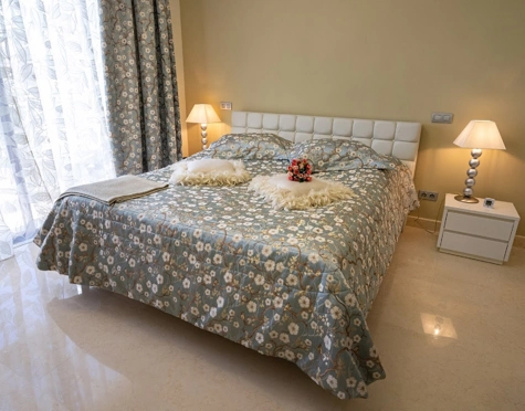 Penthouse for sale in El Paraiso, Estepona East