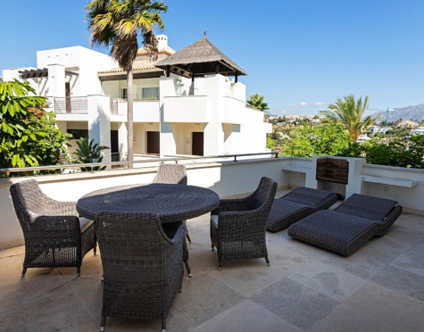 Penthouse for sale in El Paraiso, Estepona East