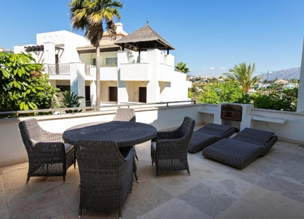 Ático en venta en El Paraiso, Estepona Este