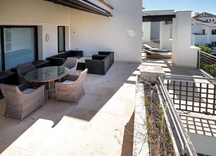 Ático en venta en El Paraiso, Estepona Este