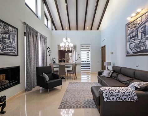 Penthouse for sale in El Paraiso, Estepona East