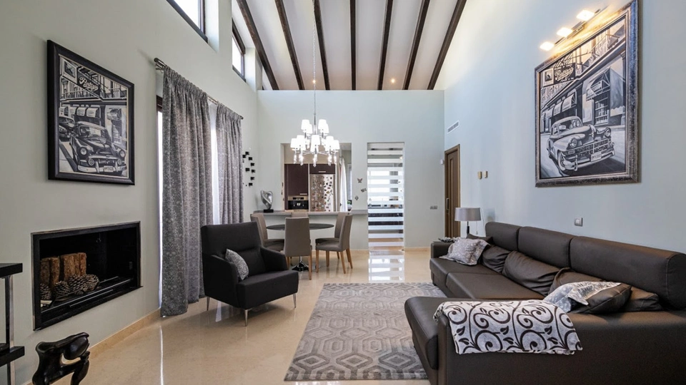 Ático en venta en El Paraiso, Estepona Este
