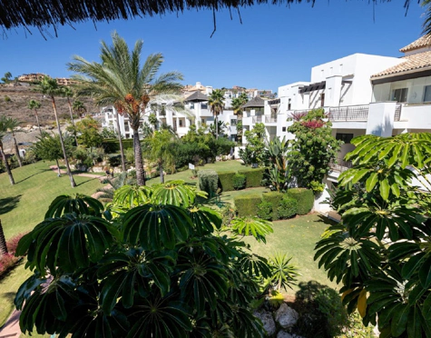 Penthouse for sale in El Paraiso, Estepona East
