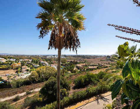 Penthouse for sale in El Paraiso, Estepona East