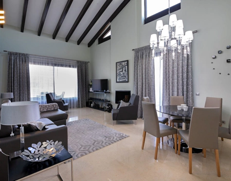 Penthouse for sale in El Paraiso, Estepona East
