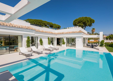 Villa en venta en Nueva Andalucia, Marbella