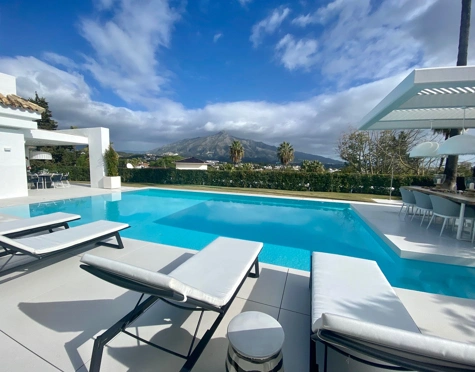 Villa for sale in Nueva Andalucia, Marbella